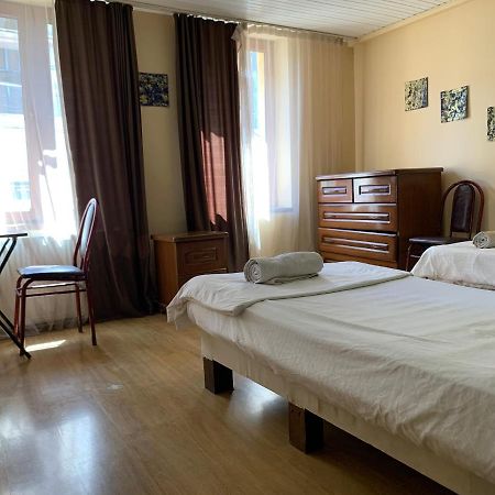 Home Stay Georgia Tbilisi Bagian luar foto