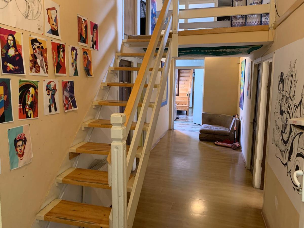 Home Stay Georgia Tbilisi Bagian luar foto