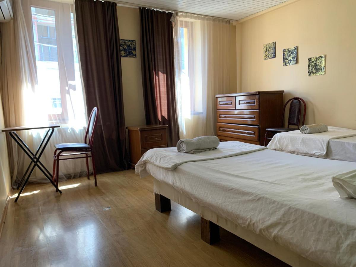 Home Stay Georgia Tbilisi Bagian luar foto