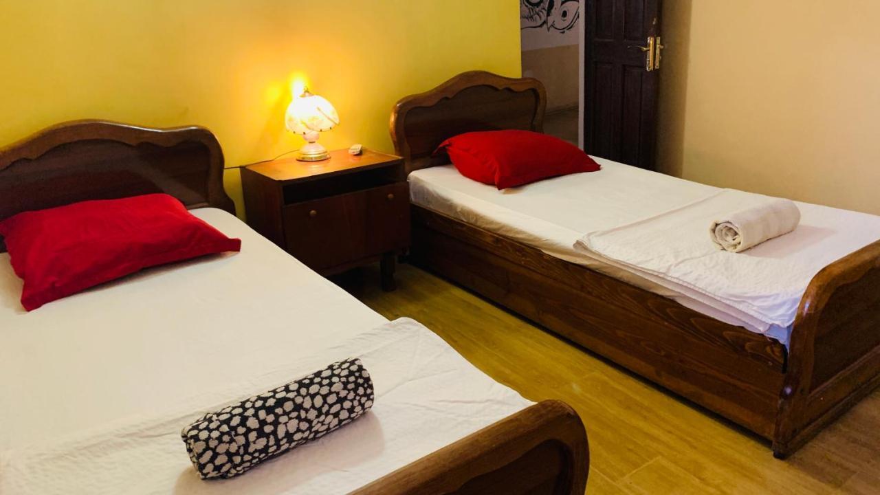 Home Stay Georgia Tbilisi Bagian luar foto