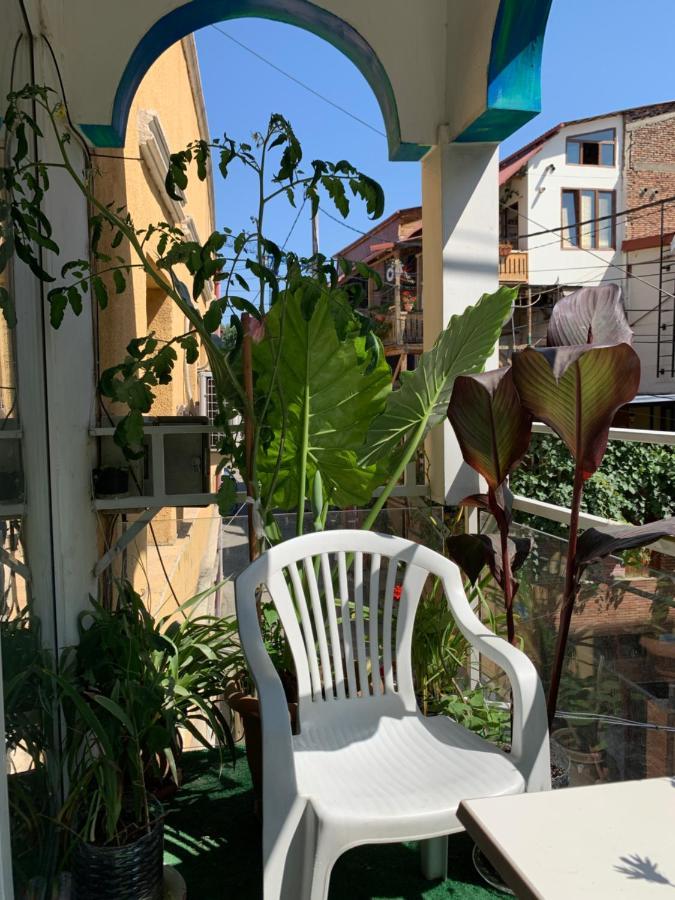 Home Stay Georgia Tbilisi Bagian luar foto