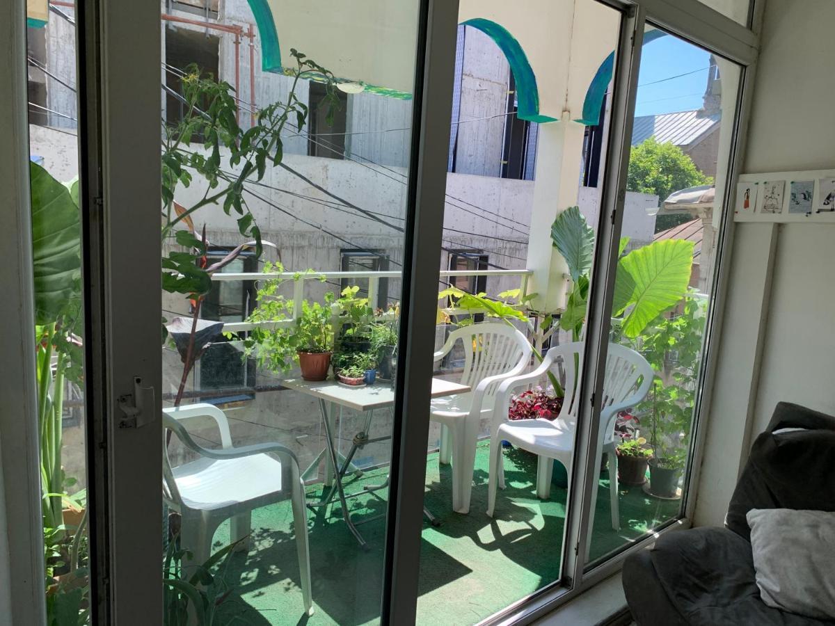 Home Stay Georgia Tbilisi Bagian luar foto