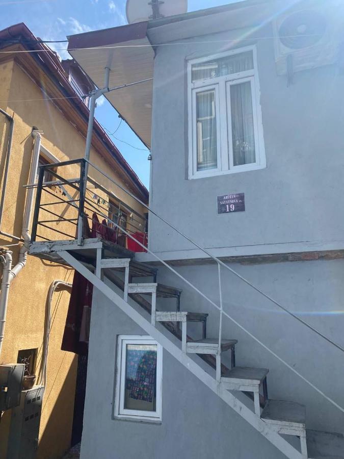Home Stay Georgia Tbilisi Bagian luar foto