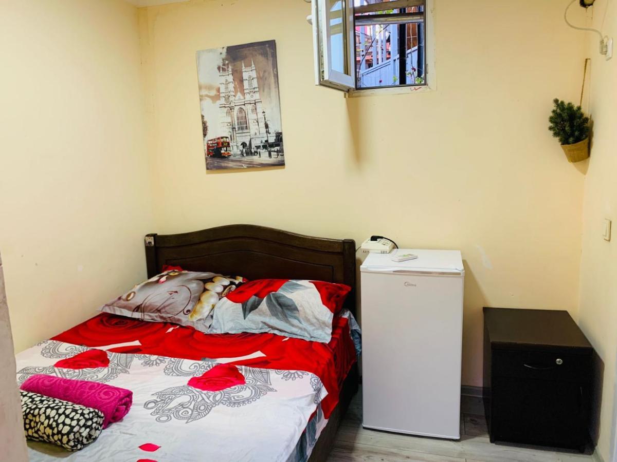 Home Stay Georgia Tbilisi Bagian luar foto